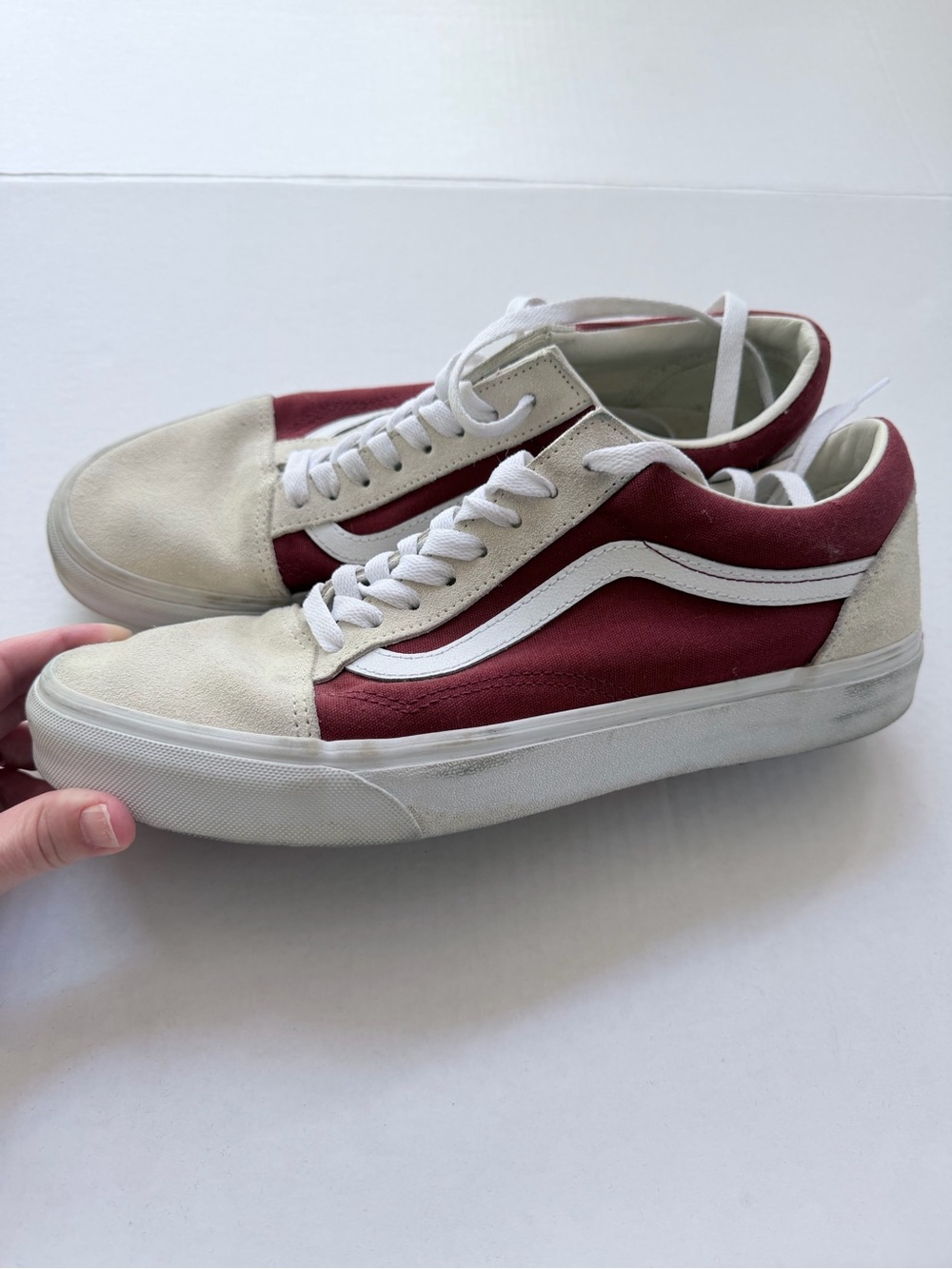 Vans Old Skool Style Low-Top Sneakers in Maroon and Cream Mens 9.5 Womens 11